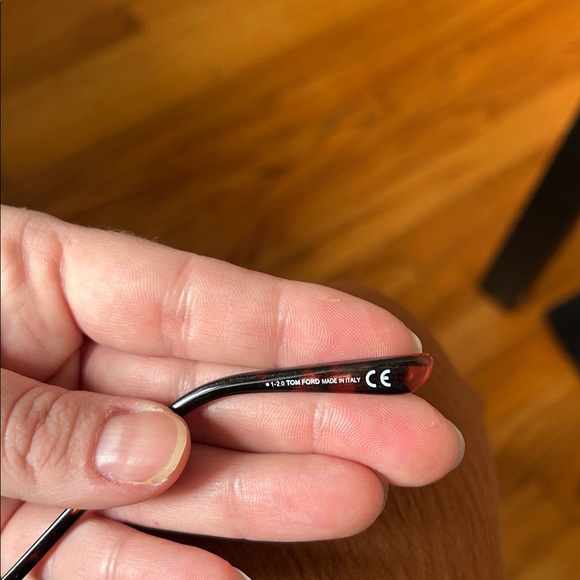 Tom Ford Tortoiseshell Sunglasses with Case & cloth - Picture 7 of 7